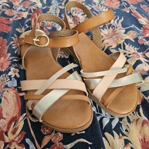Girls size 4 sandals